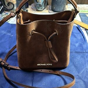 Mini Michael Kors crossbody. In perfect condition. No call outs. Very adorable.